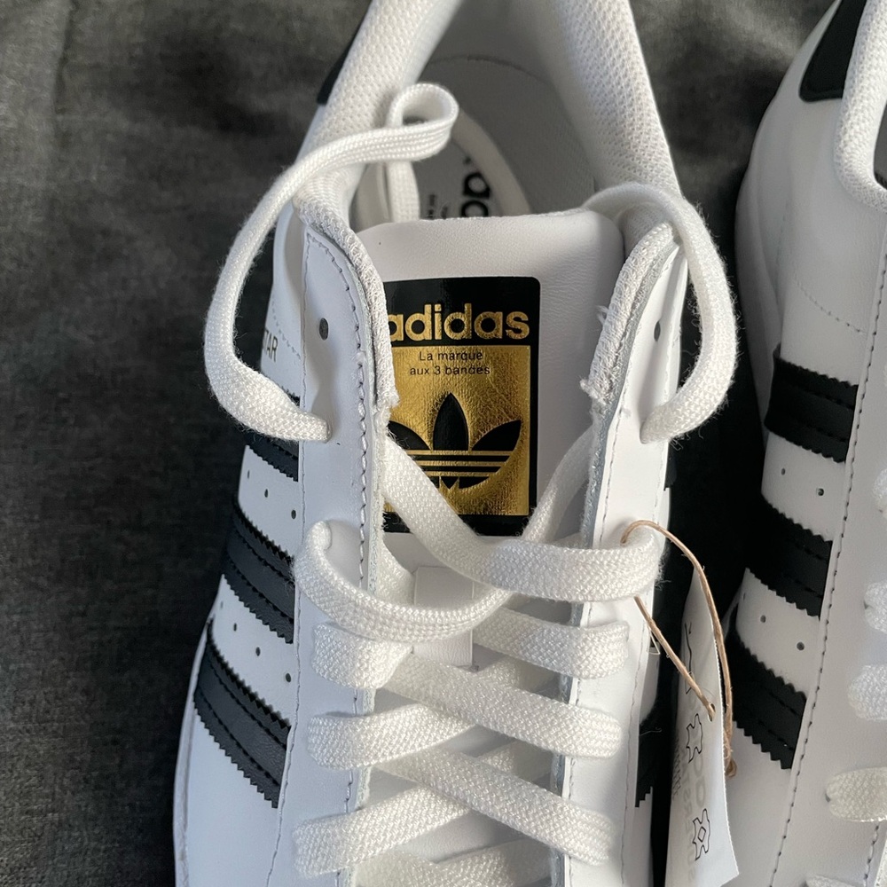 Adidas Superstar Classic Black and White Shoe Size 8 - Picture 5 of 7